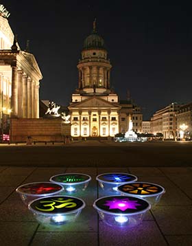 FRIEDENSLICHTER:Veranstaltung in Berlin, 2012.